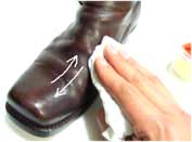 オイルレザー（オイルド仕上げ革）のブーツを乾拭き