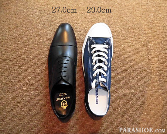 紳士靴（ビジネスシューズ・革靴）とスニーカーのサイズと大きさの比較