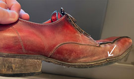 カルロボットリーニの紳士靴（ビジネスシューズ・革靴）のウェルト切れ部分