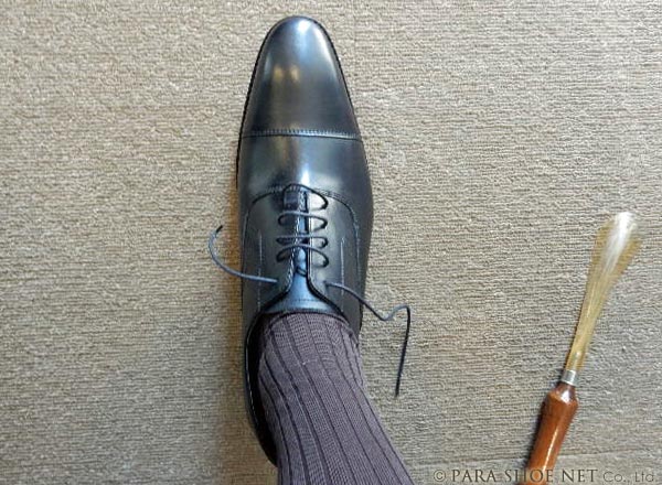 29.0cm（29cm）の革靴（ビジネスシューズ・紳士靴）を履いた状態