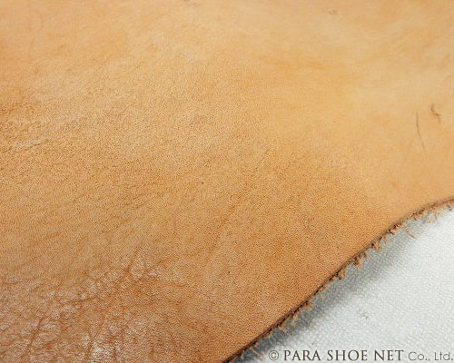 タンニン鞣しで作られた茶色の革（牛革）