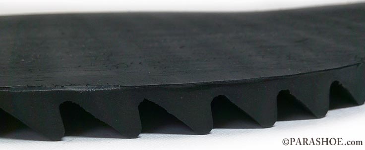 ビブラム(Vibram)7124 シャークソール(黒)のグリップパターン